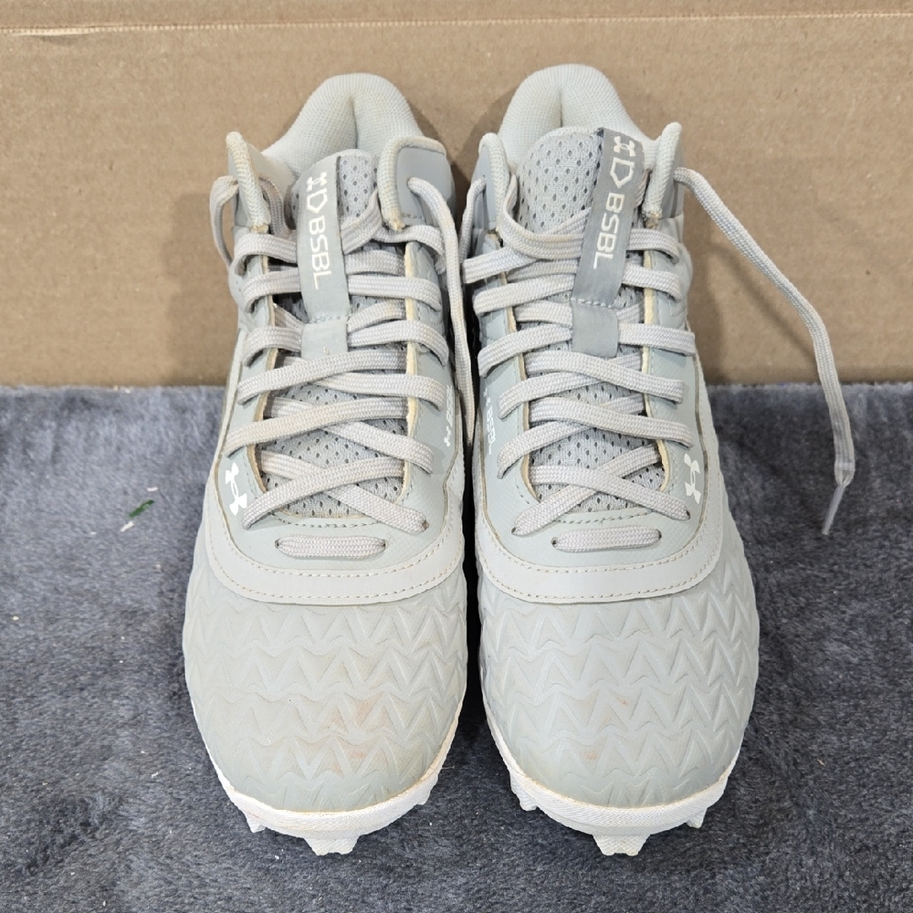 Under Armour Boys UA Leadoff Low RM 3.0 Jr. Baseball Cleats, Gray, Size 5.5Y